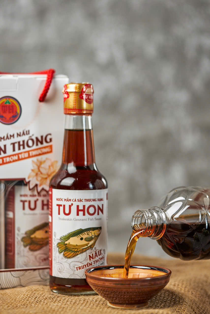 Nước mắm cá sặc Tư Hon