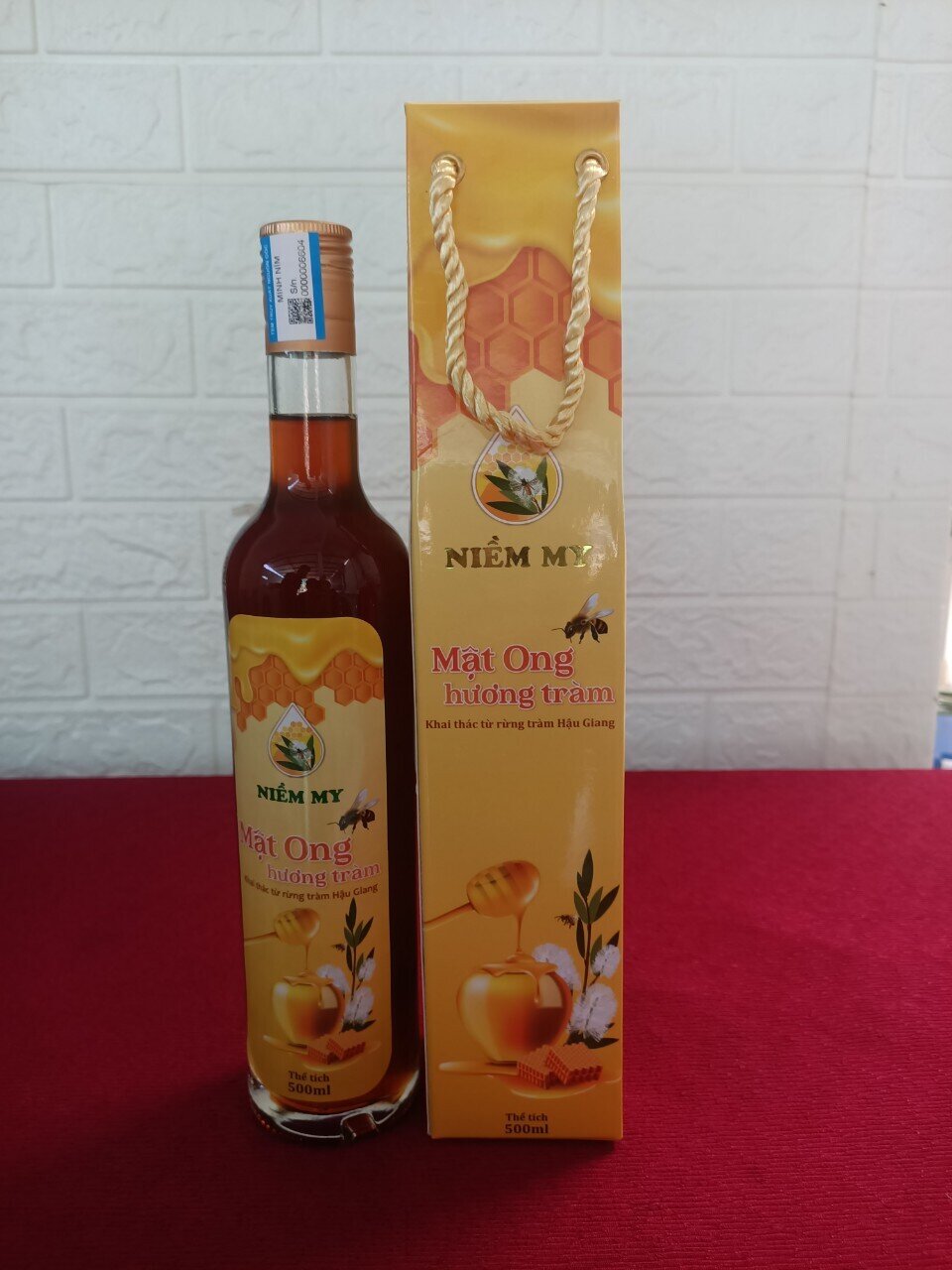 Mật ong hương tràm